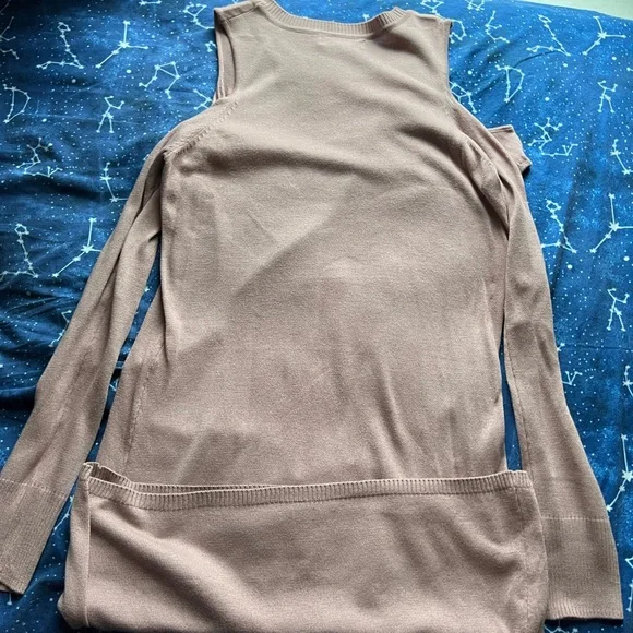 NWOT PINK ROSE Cute Long Sleeved Arm Cutout Sweater Dress - Picture 2 of 3